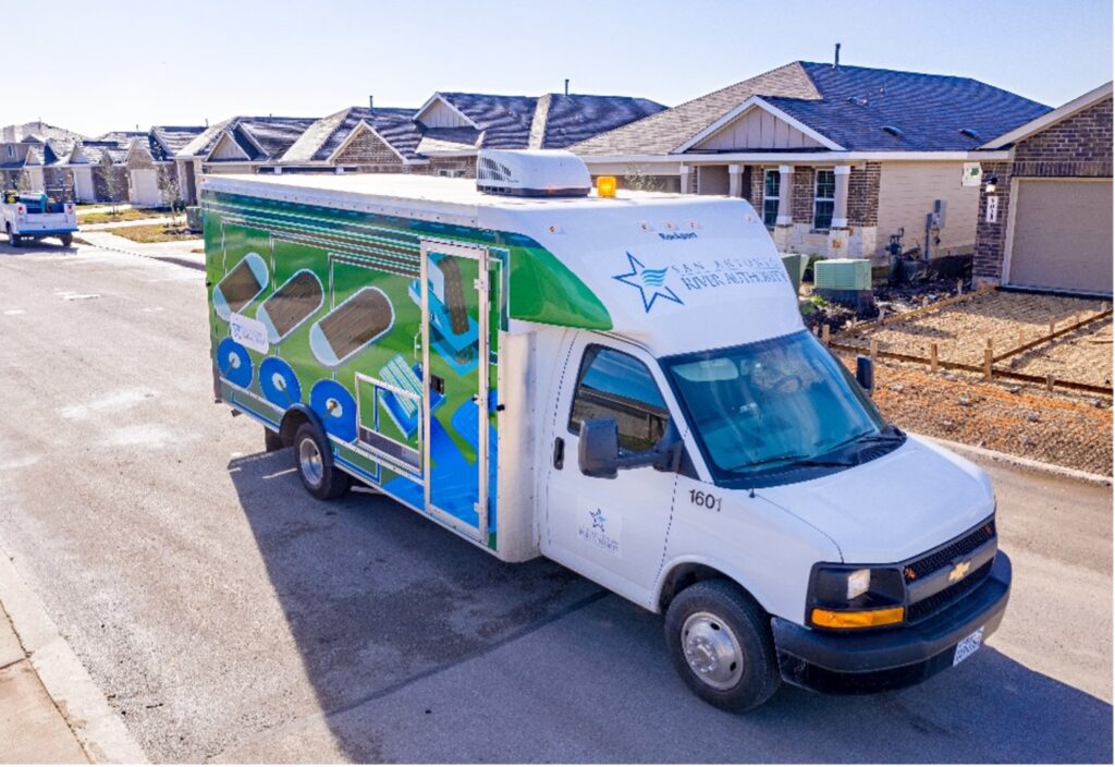 Mobile Utilities truck visits neighborhood