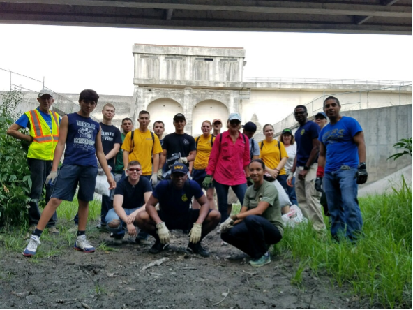 A group of volunteers at Olmos dam clean up